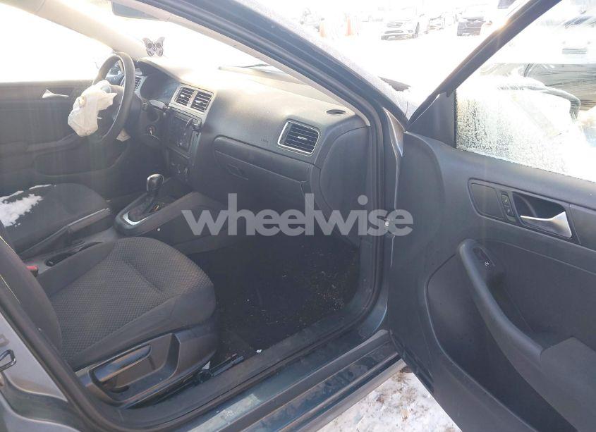 Photo 5 of 2012 Volkswagen Jetta 2.0L S (VIN 3VW2K7AJ8CM301858)