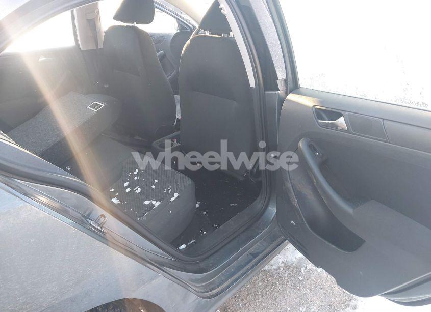 Photo 8 of 2012 Volkswagen Jetta 2.0L S (VIN 3VW2K7AJ8CM301858)