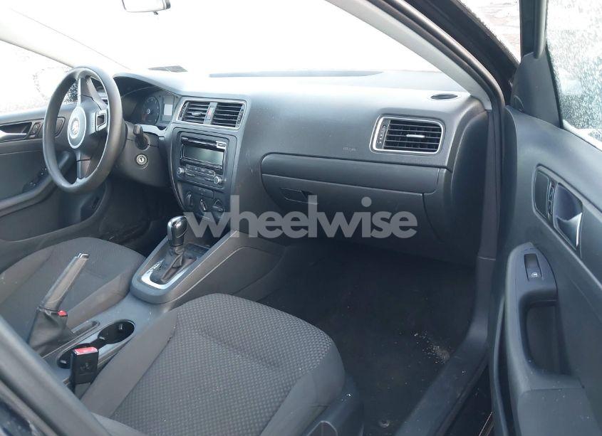Photo 5 of 2012 Volkswagen Jetta S (VIN 3VW2K7AJ8CM313962)