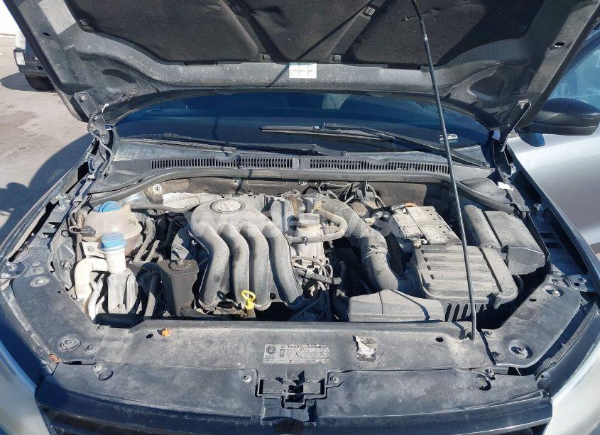 Photo 10 of 2012 Volkswagen Jetta 2.0L S (VIN 3VW2K7AJ8CM313976)