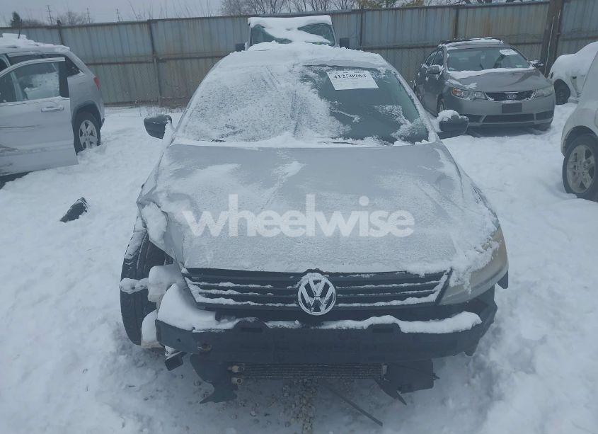 Photo 11 of 2012 Volkswagen Jetta 2.0L S (VIN 3VW2K7AJ8CM398219)