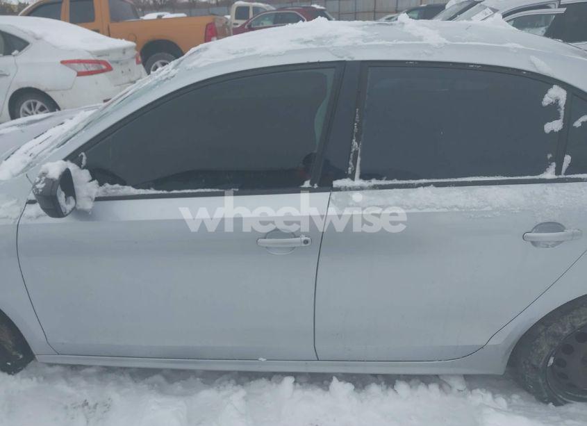 Photo 13 of 2012 Volkswagen Jetta 2.0L S (VIN 3VW2K7AJ8CM398219)