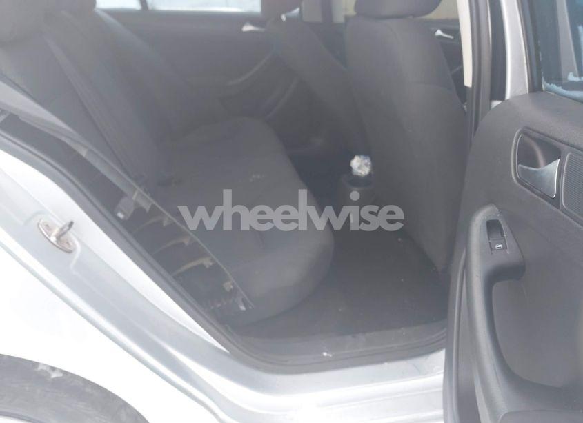 Photo 8 of 2012 Volkswagen Jetta 2.0L S (VIN 3VW2K7AJ8CM398219)