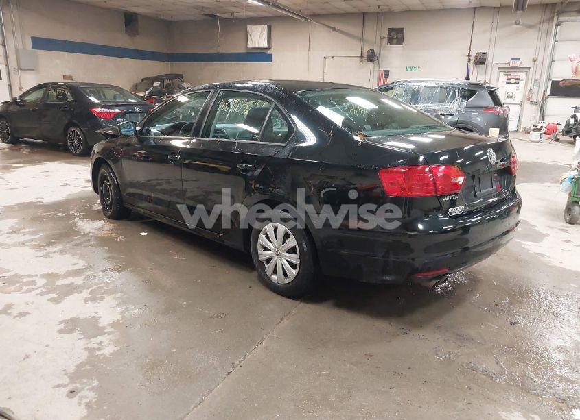 Photo 3 of 2012 Volkswagen Jetta 2.0L S (VIN 3VW2K7AJ8CM472416)