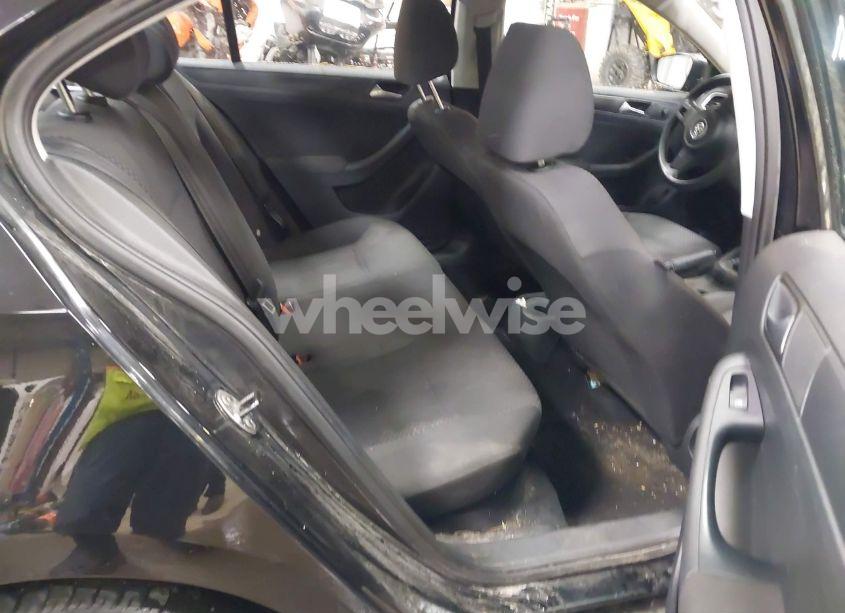 Photo 8 of 2012 Volkswagen Jetta 2.0L S (VIN 3VW2K7AJ8CM472416)