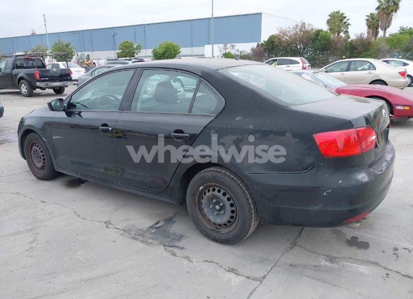 Photo 3 of 2013 Volkswagen Jetta 2.0L S (VIN 3VW2K7AJ8DM237564)