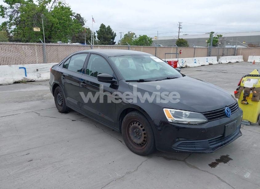 Photo 6 of 2013 Volkswagen Jetta 2.0L S (VIN 3VW2K7AJ8DM237564)