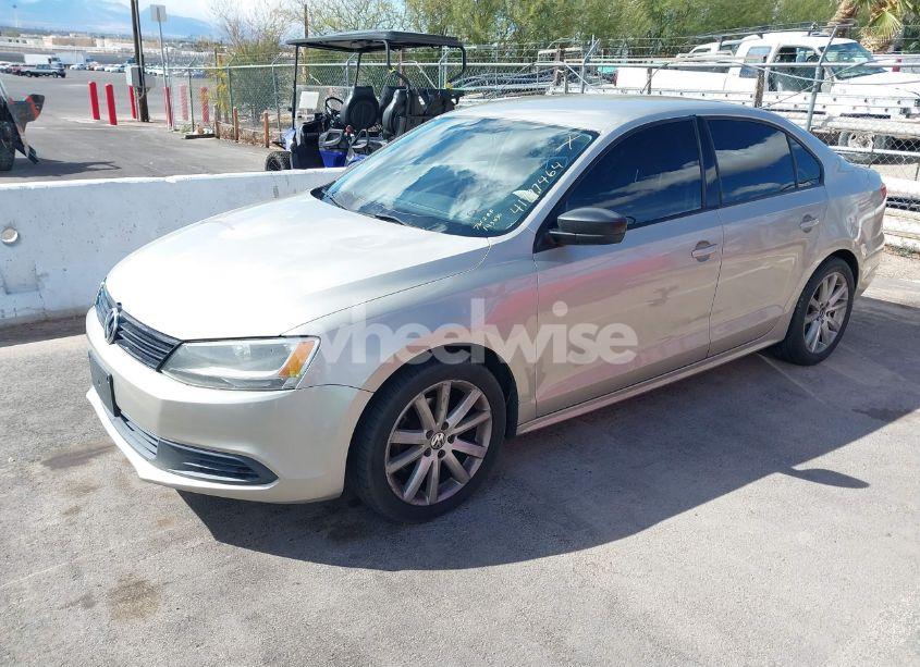 Photo 2 of 2013 Volkswagen Jetta 2.0L S (VIN 3VW2K7AJ8DM242716)