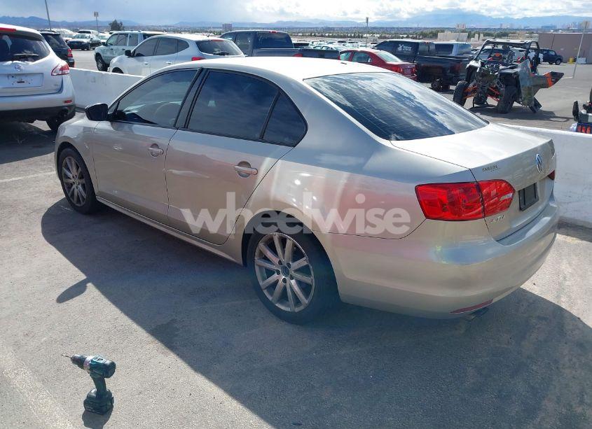 Photo 3 of 2013 Volkswagen Jetta 2.0L S (VIN 3VW2K7AJ8DM242716)