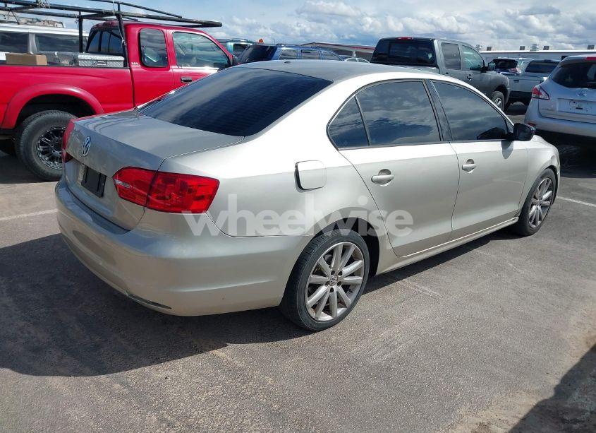 Photo 4 of 2013 Volkswagen Jetta 2.0L S (VIN 3VW2K7AJ8DM242716)