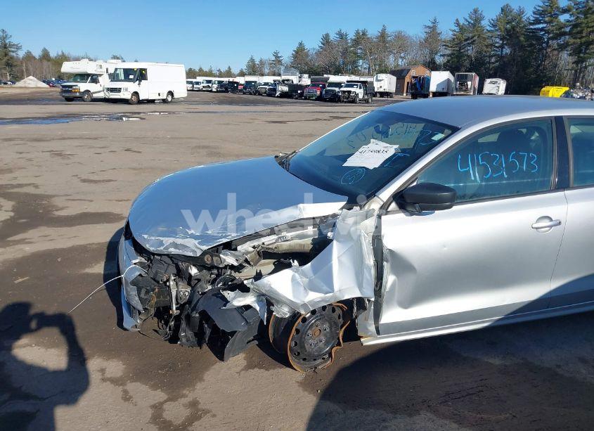 Photo 6 of 2013 Volkswagen Jetta 2.0L S (VIN 3VW2K7AJ8DM281449)