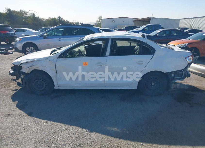 Photo 14 of 2013 Volkswagen Jetta 2.0L S (VIN 3VW2K7AJ8DM292144)