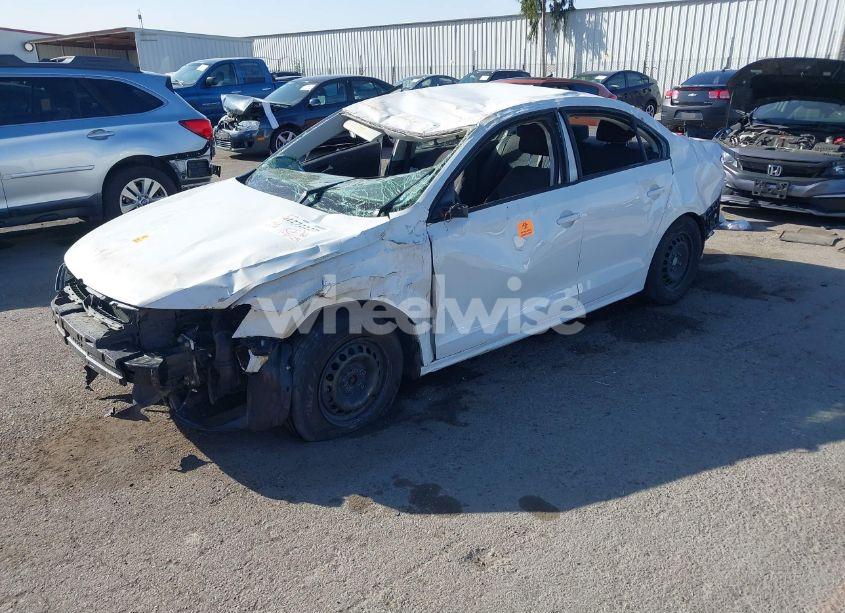 Photo 2 of 2013 Volkswagen Jetta 2.0L S (VIN 3VW2K7AJ8DM292144)