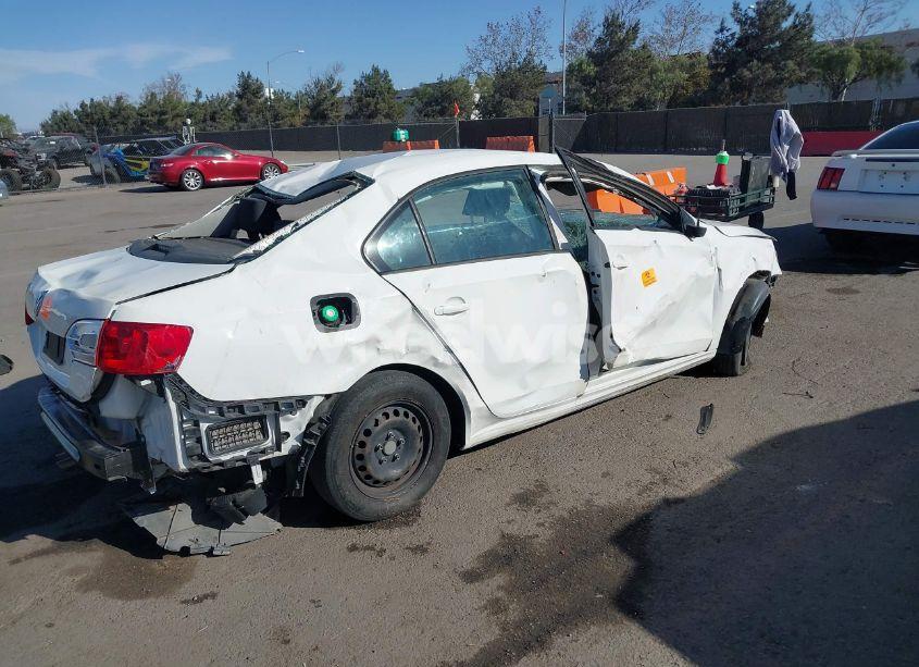 Photo 4 of 2013 Volkswagen Jetta 2.0L S (VIN 3VW2K7AJ8DM292144)