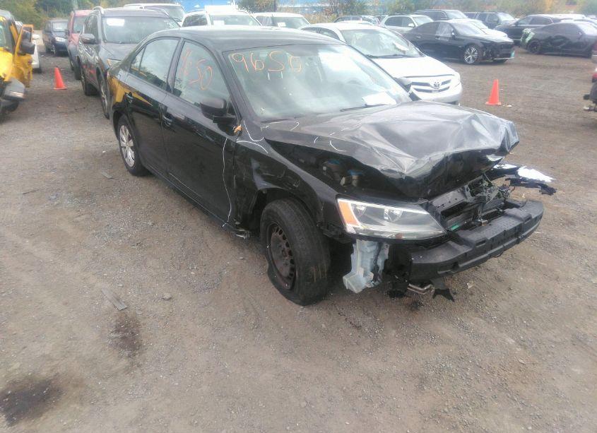 2013 Volkswagen Jetta 2.0L S (VIN 3VW2K7AJ8DM354318) main photo