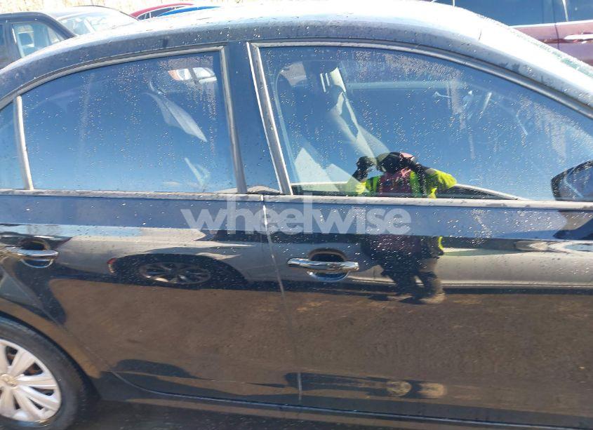 Photo 13 of 2013 Volkswagen Jetta 2.0L S (VIN 3VW2K7AJ8DM398819)