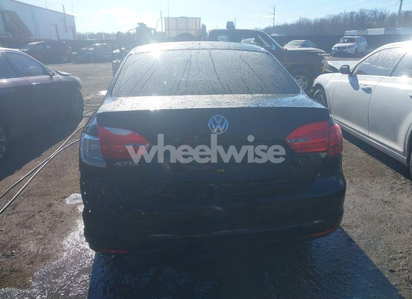 Photo 16 of 2013 Volkswagen Jetta 2.0L S (VIN 3VW2K7AJ8DM398819)