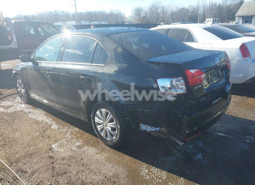 Photo 3 of 2013 Volkswagen Jetta 2.0L S (VIN 3VW2K7AJ8DM398819)