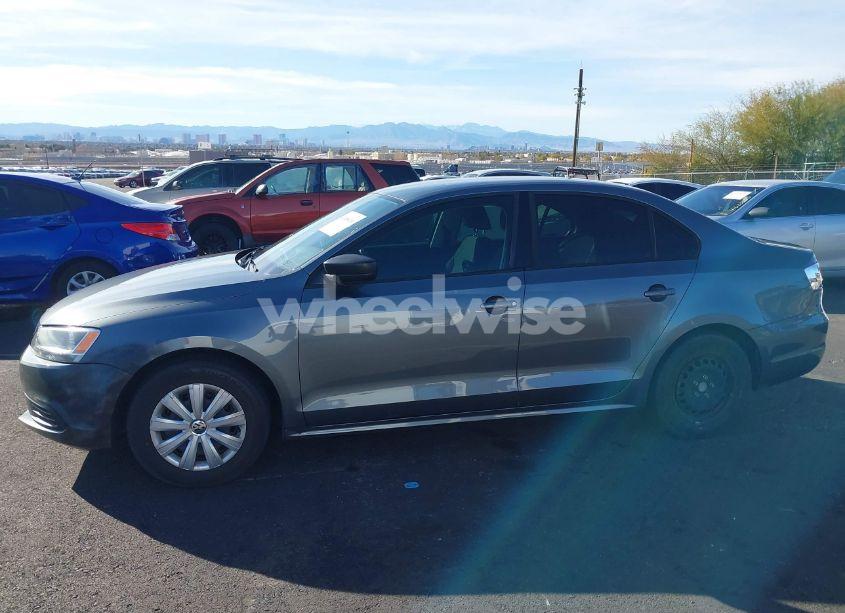 Photo 12 of 2014 Volkswagen Jetta 2.0L S (VIN 3VW2K7AJ8EM230339)