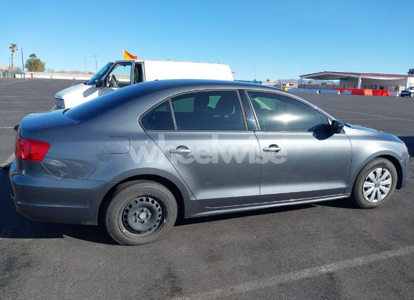 Photo 13 of 2014 Volkswagen Jetta 2.0L S (VIN 3VW2K7AJ8EM230339)