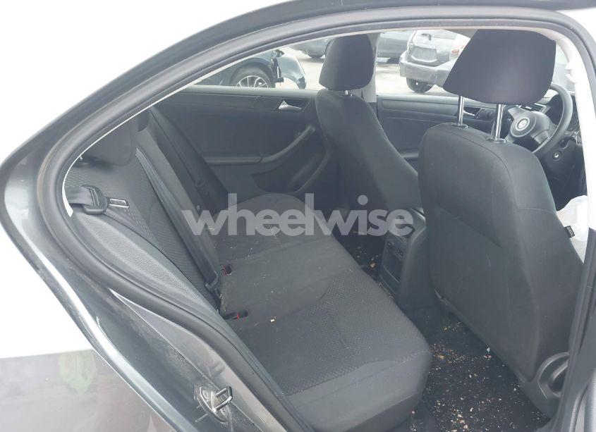 Photo 8 of 2014 Volkswagen Jetta 2.0L S (VIN 3VW2K7AJ8EM230714)