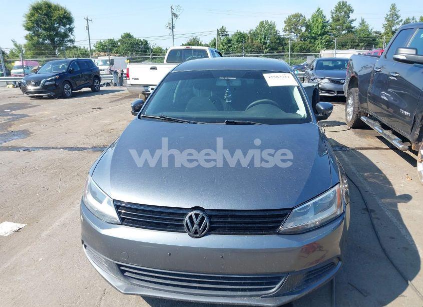 Photo 6 of 2014 Volkswagen Jetta 2.0L S (VIN 3VW2K7AJ8EM231345)