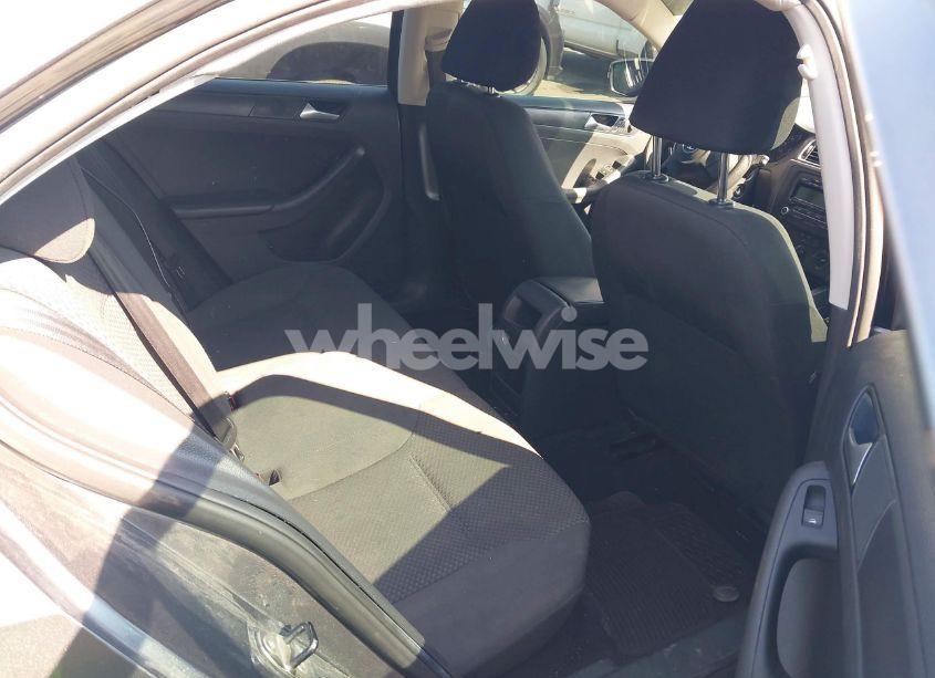 Photo 8 of 2014 Volkswagen Jetta 2.0L S (VIN 3VW2K7AJ8EM231345)