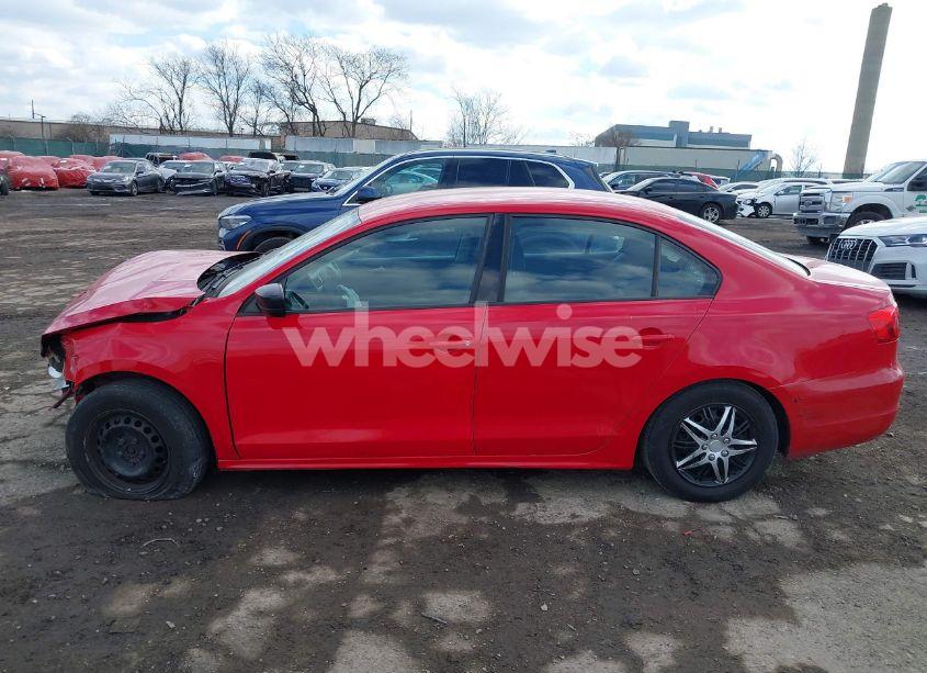 Photo 15 of 2014 Volkswagen Jetta 2.0L S (VIN 3VW2K7AJ8EM240773)