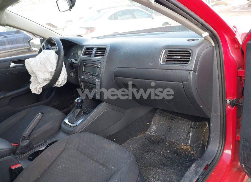 Photo 5 of 2014 Volkswagen Jetta 2.0L S (VIN 3VW2K7AJ8EM240773)