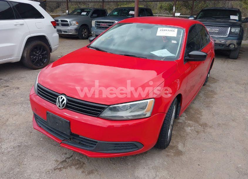 Photo 2 of 2014 Volkswagen Jetta 2.0L S (VIN 3VW2K7AJ8EM250526)