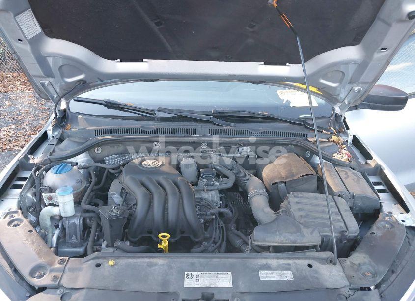 Photo 10 of 2014 Volkswagen Jetta 2.0L S (VIN 3VW2K7AJ8EM250705)