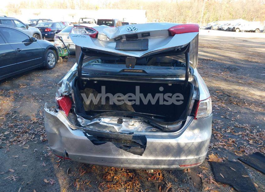 Photo 16 of 2014 Volkswagen Jetta 2.0L S (VIN 3VW2K7AJ8EM250705)