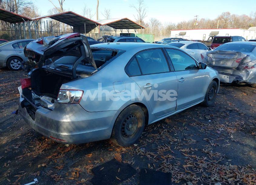 Photo 4 of 2014 Volkswagen Jetta 2.0L S (VIN 3VW2K7AJ8EM250705)