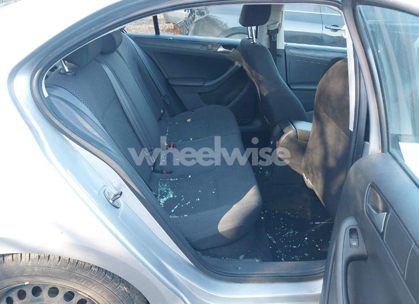 Photo 8 of 2014 Volkswagen Jetta 2.0L S (VIN 3VW2K7AJ8EM250705)