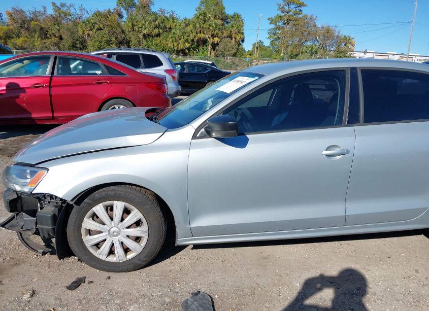 Photo 15 of 2014 Volkswagen Jetta 2.0L S (VIN 3VW2K7AJ8EM290248)