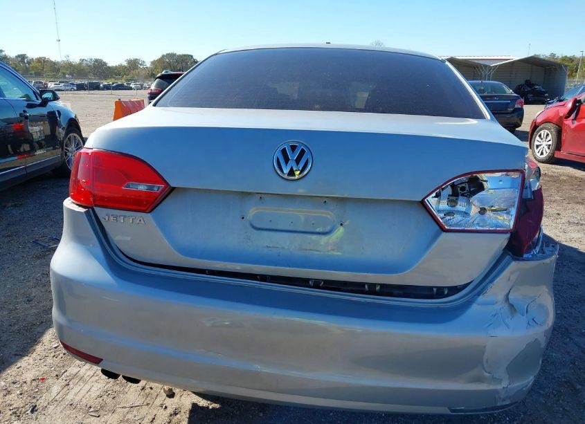 Photo 17 of 2014 Volkswagen Jetta 2.0L S (VIN 3VW2K7AJ8EM290248)