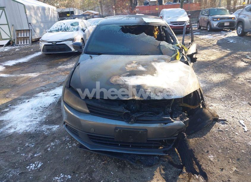 Photo 11 of 2014 Volkswagen Jetta 2.0L S (VIN 3VW2K7AJ8EM324737)