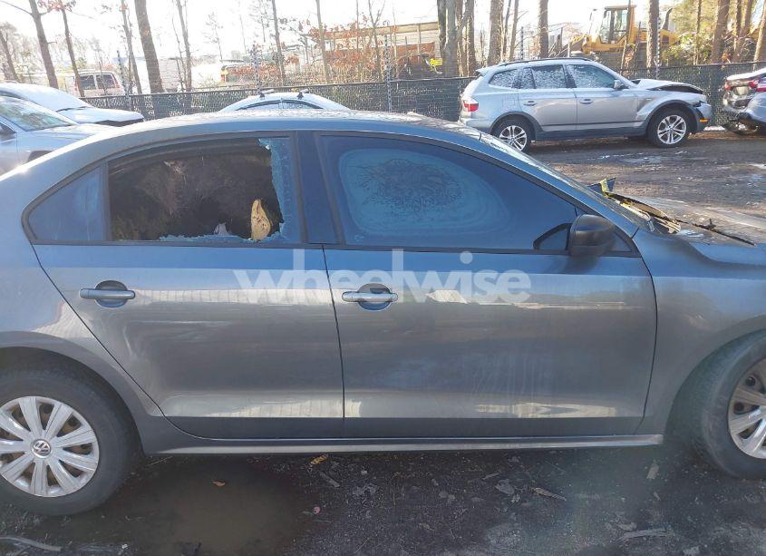 Photo 12 of 2014 Volkswagen Jetta 2.0L S (VIN 3VW2K7AJ8EM324737)