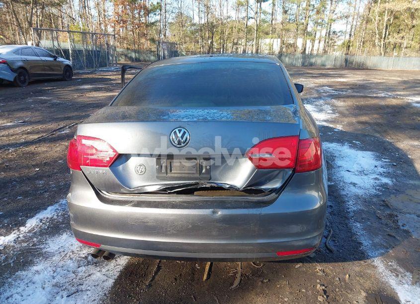 Photo 15 of 2014 Volkswagen Jetta 2.0L S (VIN 3VW2K7AJ8EM324737)