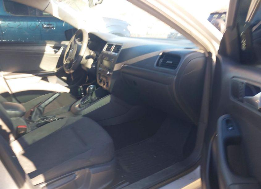 Photo 5 of 2014 Volkswagen Jetta 2.0L S (VIN 3VW2K7AJ8EM413000)