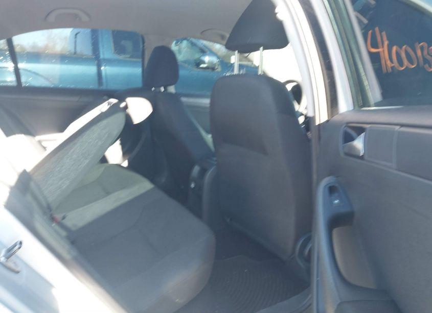 Photo 8 of 2014 Volkswagen Jetta 2.0L S (VIN 3VW2K7AJ8EM413000)