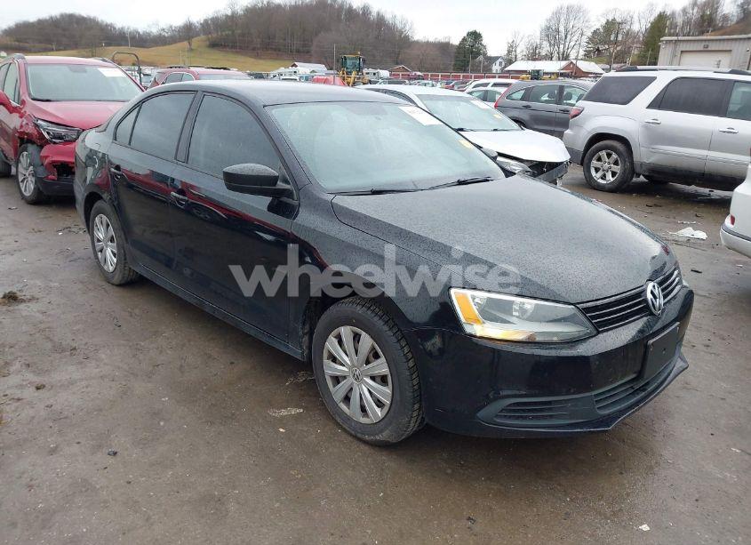 2014 Volkswagen Jetta 2.0L S (VIN 3VW2K7AJ8EM440374) main photo