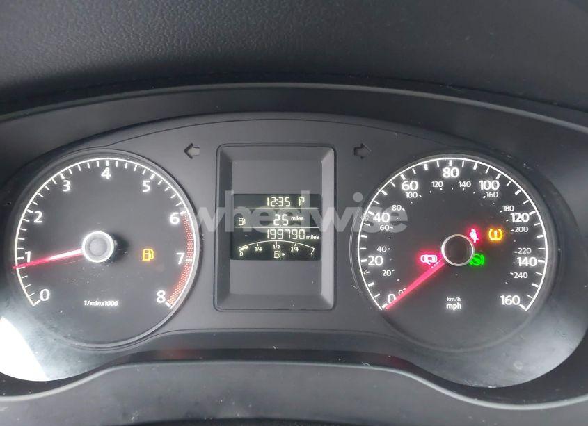 Photo 7 of 2014 Volkswagen Jetta 2.0L S (VIN 3VW2K7AJ8EM440374)