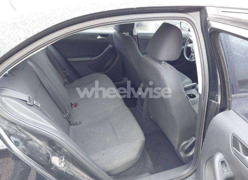 Photo 8 of 2014 Volkswagen Jetta 2.0L S (VIN 3VW2K7AJ8EM440374)