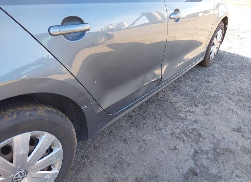 Photo 6 of 2015 Volkswagen Jetta 2.0L S (VIN 3VW2K7AJ8FM279588)