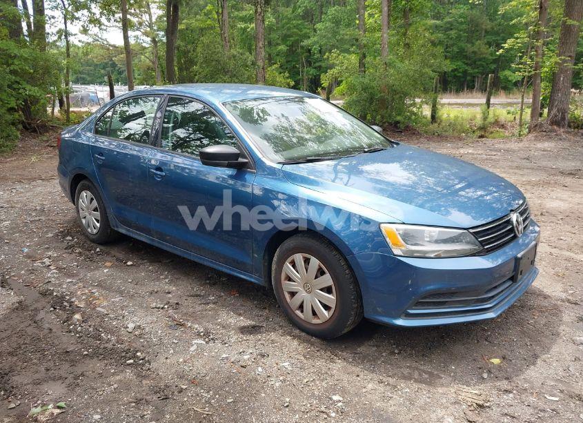 2015 Volkswagen Jetta 2.0L S (VIN 3VW2K7AJ8FM339580) main photo