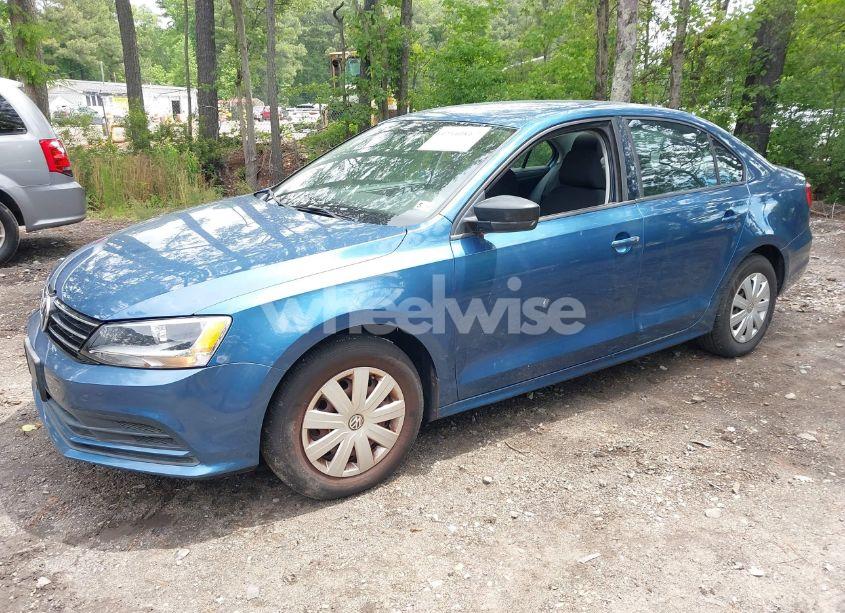 Photo 2 of 2015 Volkswagen Jetta 2.0L S (VIN 3VW2K7AJ8FM339580)