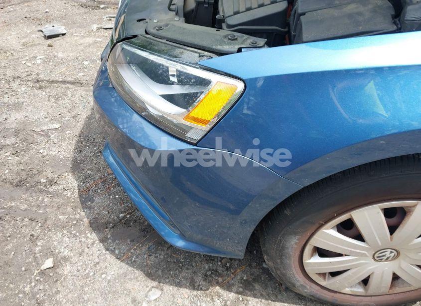 Photo 6 of 2015 Volkswagen Jetta 2.0L S (VIN 3VW2K7AJ8FM339580)