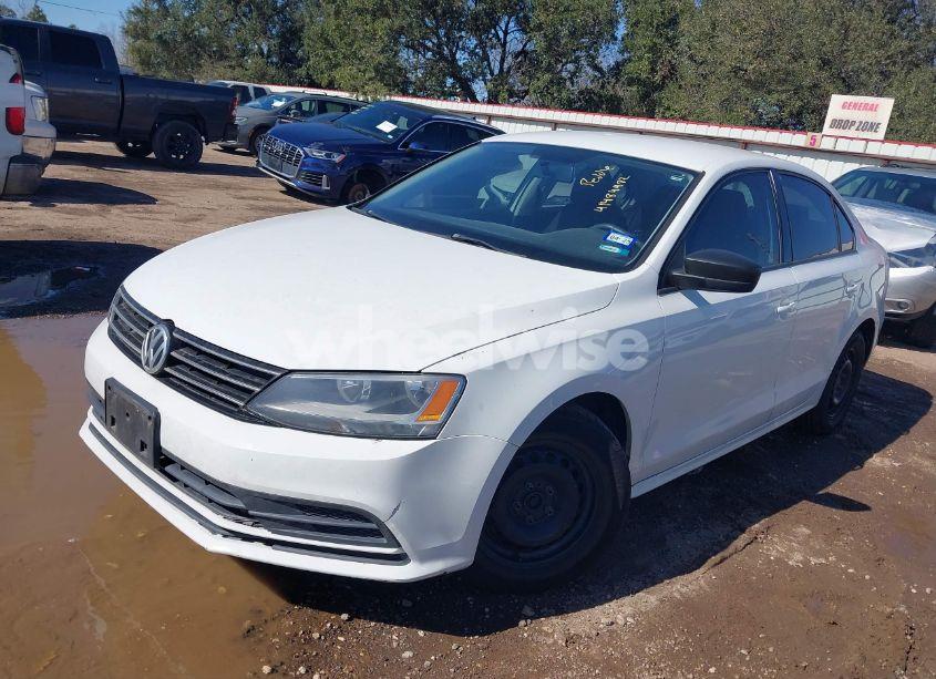 Photo 2 of 2015 Volkswagen Jetta 2.0L S (VIN 3VW2K7AJ8FM357299)