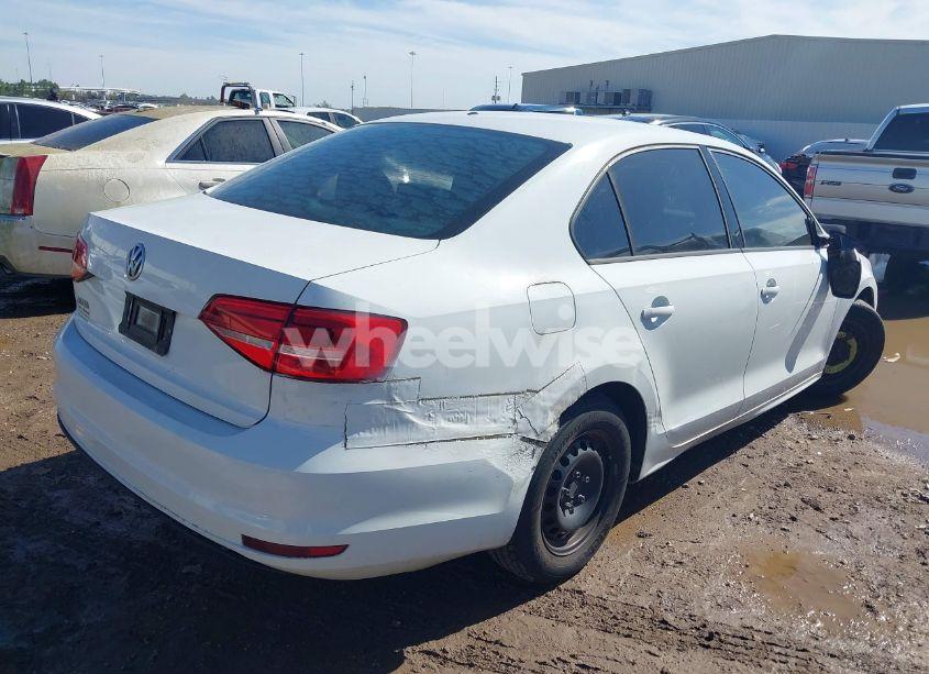 Photo 4 of 2015 Volkswagen Jetta 2.0L S (VIN 3VW2K7AJ8FM357299)